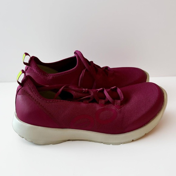 LIKE NEW OOFOS Magenta Athletic Shoes - Picture 3 of 7